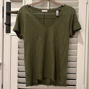 Goldie army green heathered v neck t shirt
